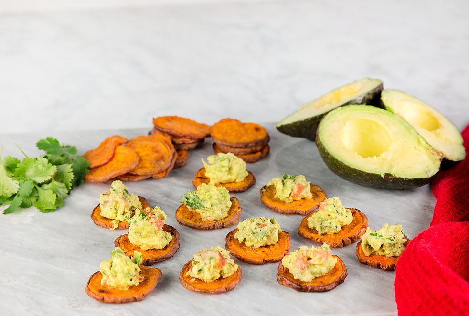 Wear+Where+Well shares 3 healthy game day appetizers that you will love. Try Cauliflower Buffalo Bites, Mini Stuffed Bell Peppers and Sweet Potato Avocado Bites.