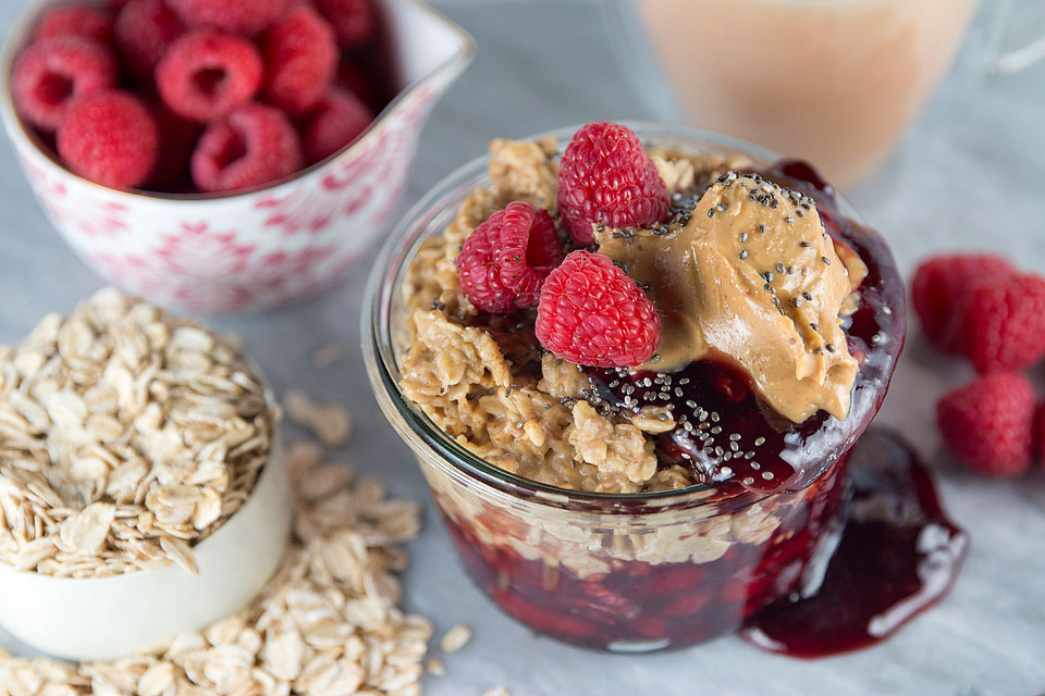 Wear+Where+Well shares a recipe for Overnight PB&J Oatmeal.